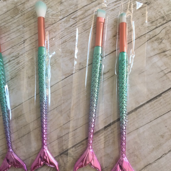 🎉HOST PICK X2🎉🧜🏻‍♀️Mermaid Makeup Brushes Set - Picture 6 of 7
